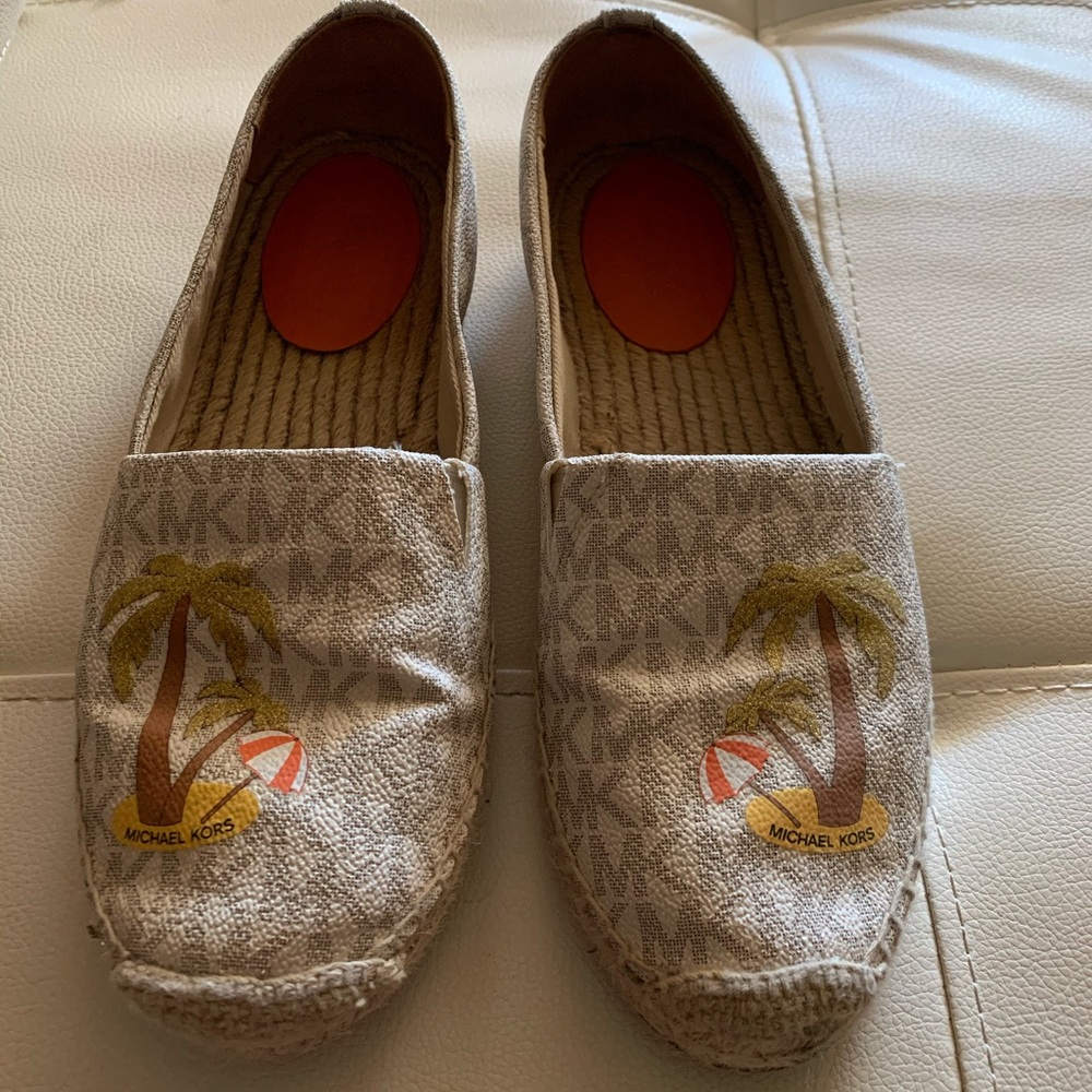 Michael kors flat shoes